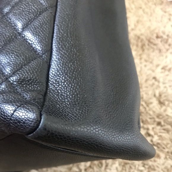 Authentic Chanel Caviar Gold Chain GST - Picture 3 of 13